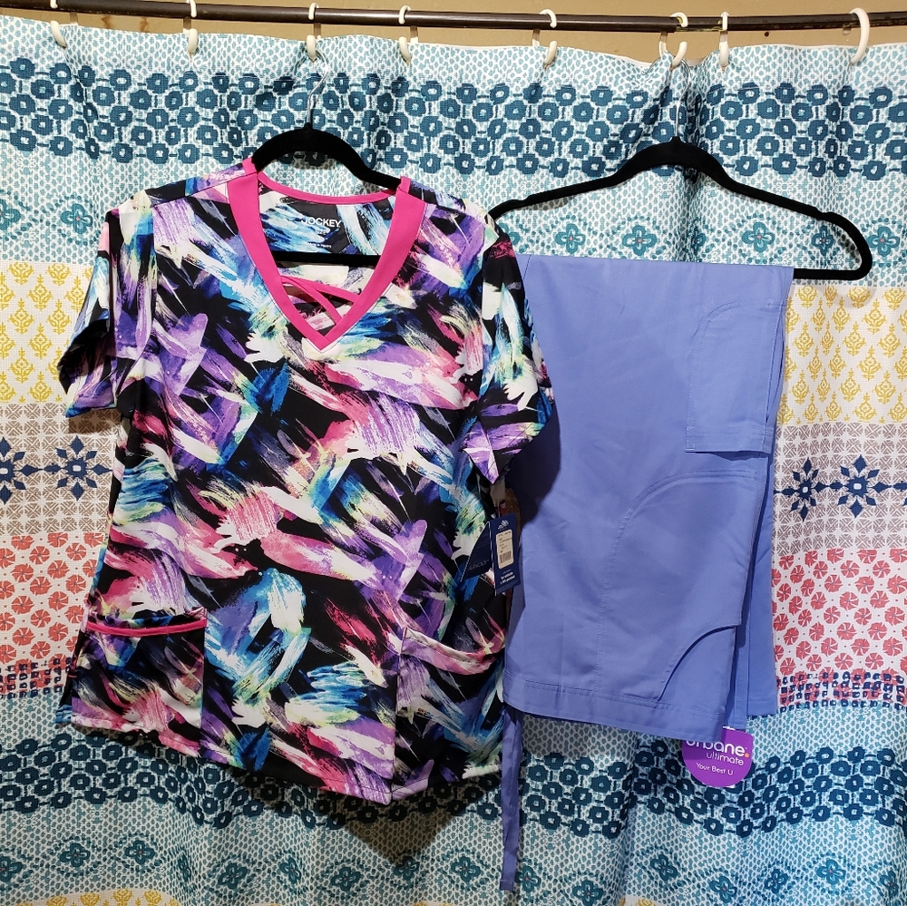 Scrub set